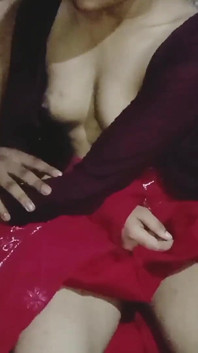 Sexy vysokoškolačka s velkým zadkem chce šukat s velkým čůrákem Tasneem