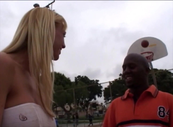 Black attack gangbang: Black Strike Gangbang - Aussie Amber