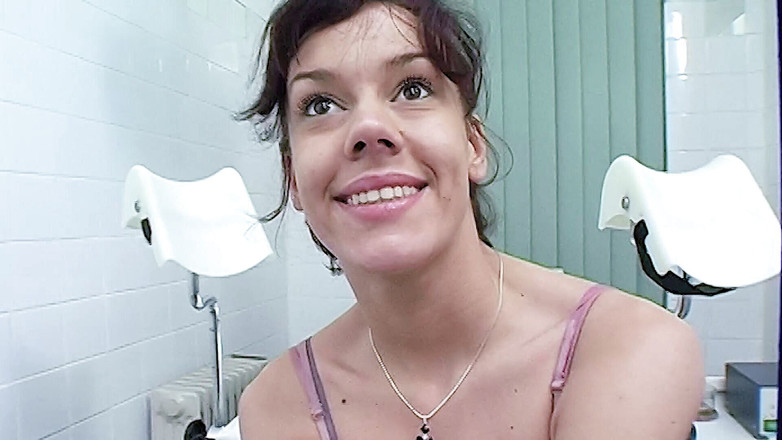 Sextermedia by Pete: Marie musi iść do ginekologa