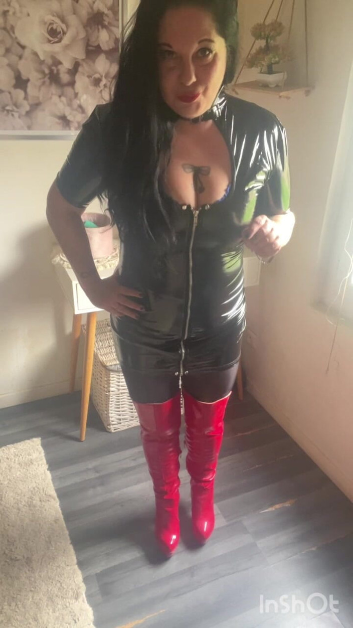 Maitresse Clara: You're Useless Without Me