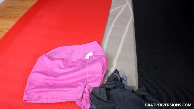 Lesbica XXX: Những con xì hơi hôi thối tại lớp học yoga