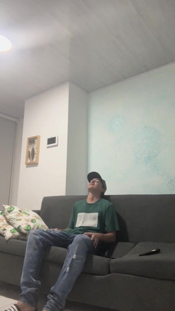 Lunaandmax: Guy Looking for a Slut to Be Fucked with a...