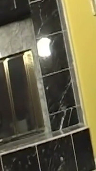 Sarışın bebek parmaklıyor amını sallayarak orgazm oluyor