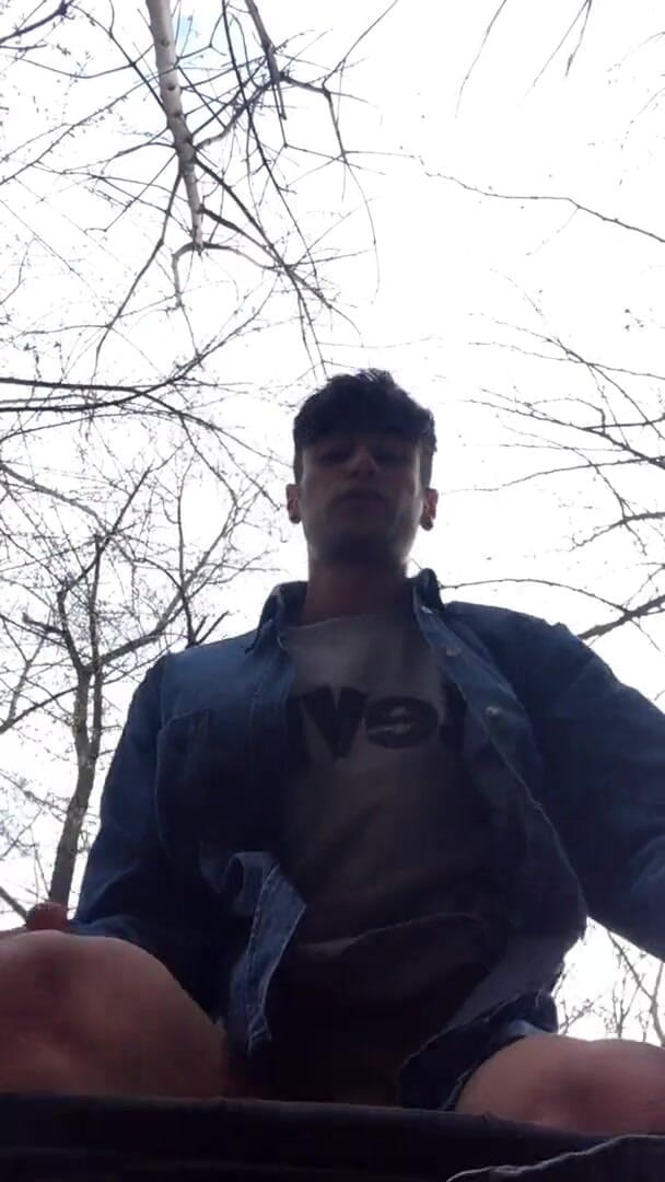 Idmir Sugary: Pet de sperme dans la nature