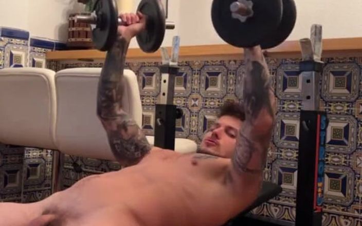 BoyGym: Sperma und Übung gleichzeitig, boygym onlyfans modell