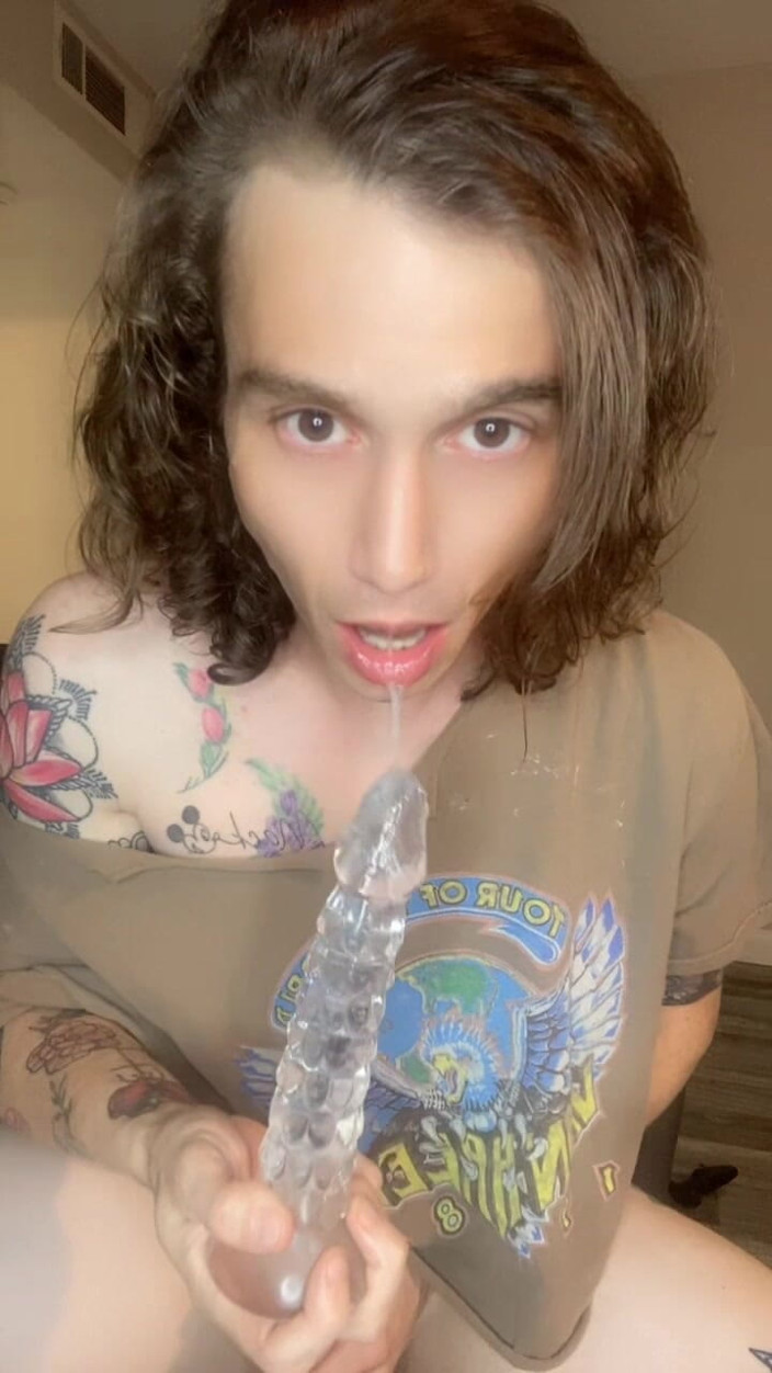 Tessa Rivers: Self Facial!!! Femboy Tessa Toys Her Ass and Cums on...