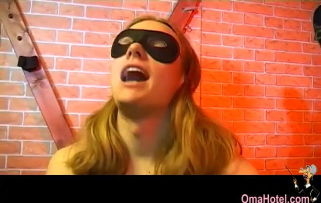 Old Nanny: 오마 호텔 - Hermine, 어린 소년과 쓰리섬을 좋아하는 뚱뚱한 수녀