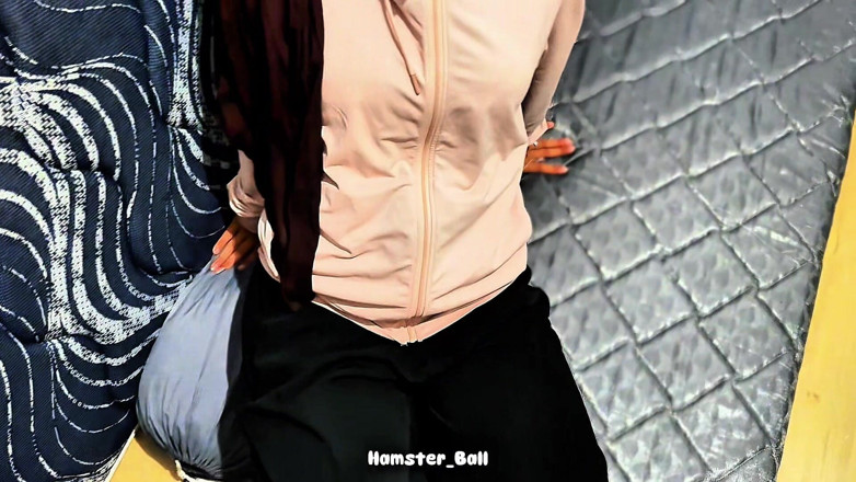 Hamster_Ball: 내 무슬림 여친은 내가 큰 자지를 가지고 놀랐다, 하하하