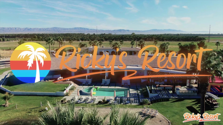 Ricky's Resort: Holly ngày tập