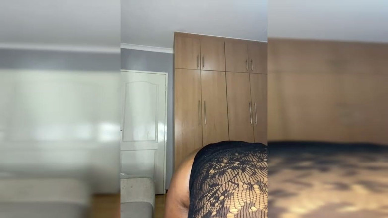 Legendary Booty Overdose: Awek montel striptis &amp; main dubur