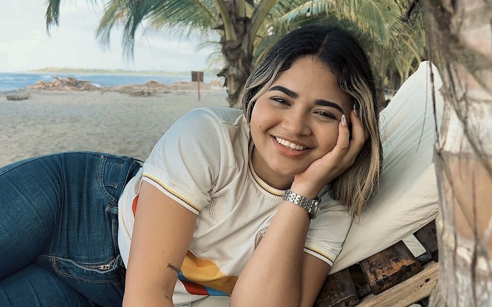 Yohamedi: 我在通往海滩的路上遇到了一个女孩，她带我去体验了我意想不到的事情