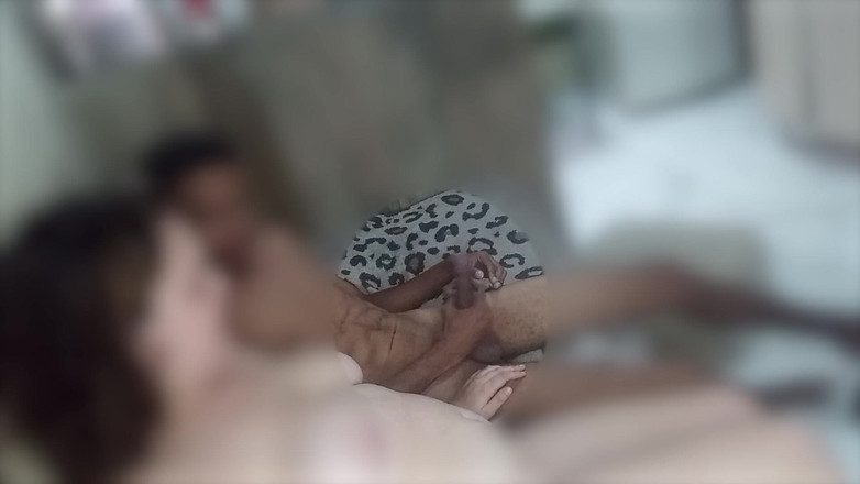 Cuckold Couple Swing: 私は2人の友人に電話して、私を良いセックスにしました