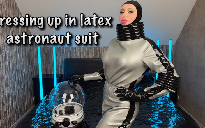 Miss_Fetilicious: Hóa trang thành phi hành gia cao su