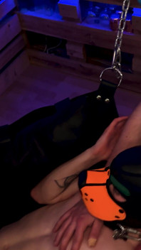 Sling 3some