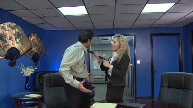 Pervy Studio: Mylf își fute încrederea în colega ei