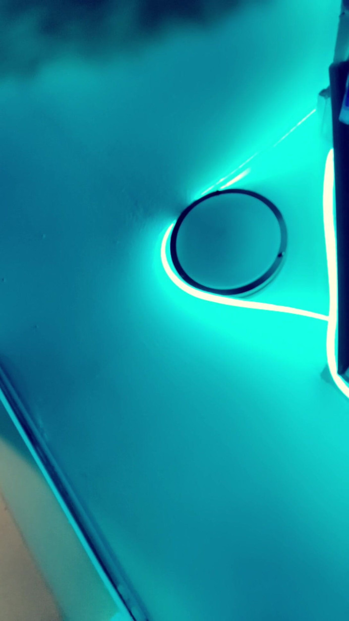 Chikgotadik: Dildo pod prysznicem, Wap zobacz, jak jedzie mój dildo wszystko...