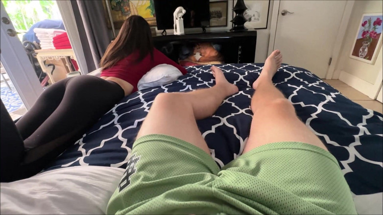 Alex Adams: Big Step Stepsister Supervises Step Bro While He Jerks off -...