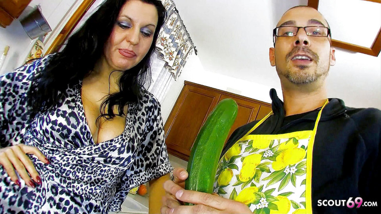 Full porn collection: Stepson fisting mature Sonia Rox in kitchen and masturbating pussy