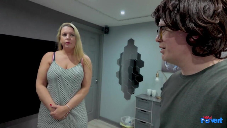 Nerd Pervert: Leia Organa - Slurping MILF