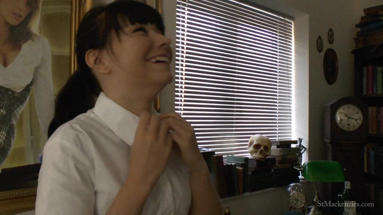 St Mackenzie's Archive: Helen is gemaakt om te strippen en verhaal te doen...