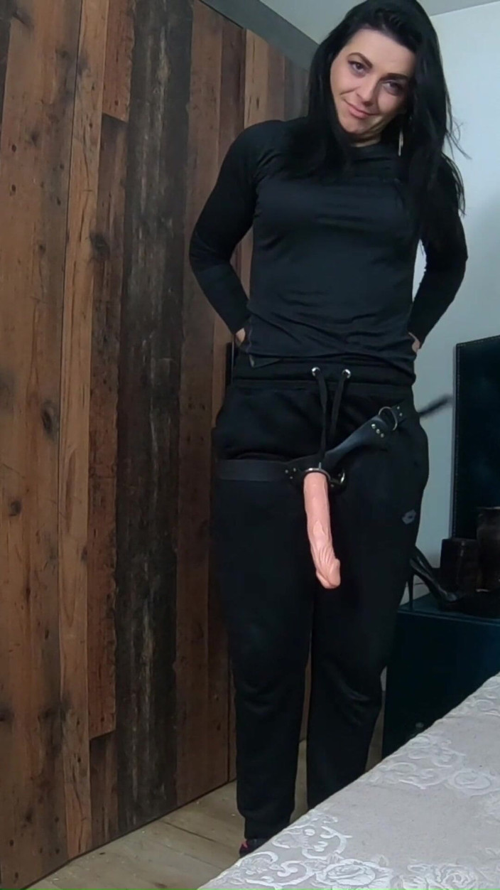 MilfyCalla: रोजमर्रा के पहनने-गांड वाली कामुकता में मनोरंजन गतिविधियों की खोज