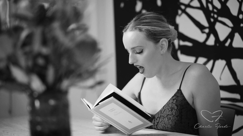 CharlieForde: Ode to Hysterical Literature với Charlie Forde, Amber Moore