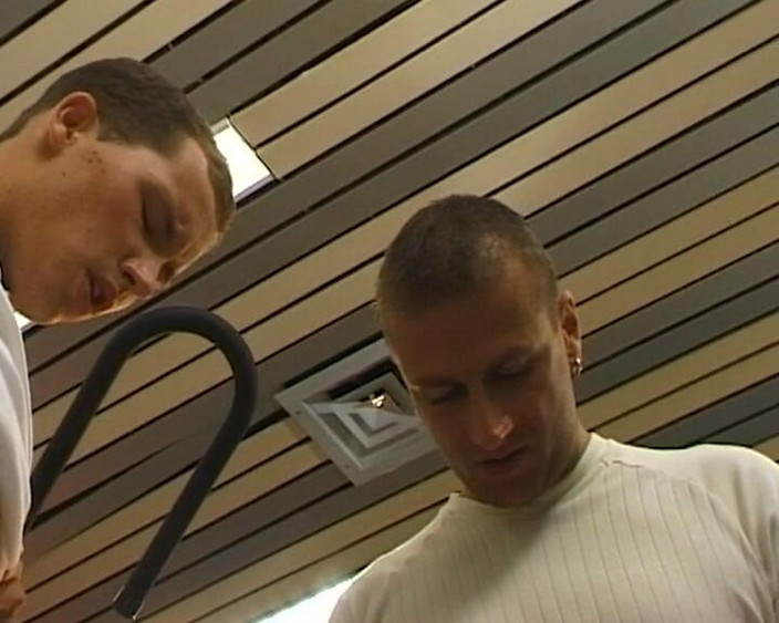 BB Video - Old School: Niemiecka amatorska nastolatka trójkąt FMM z blondynką