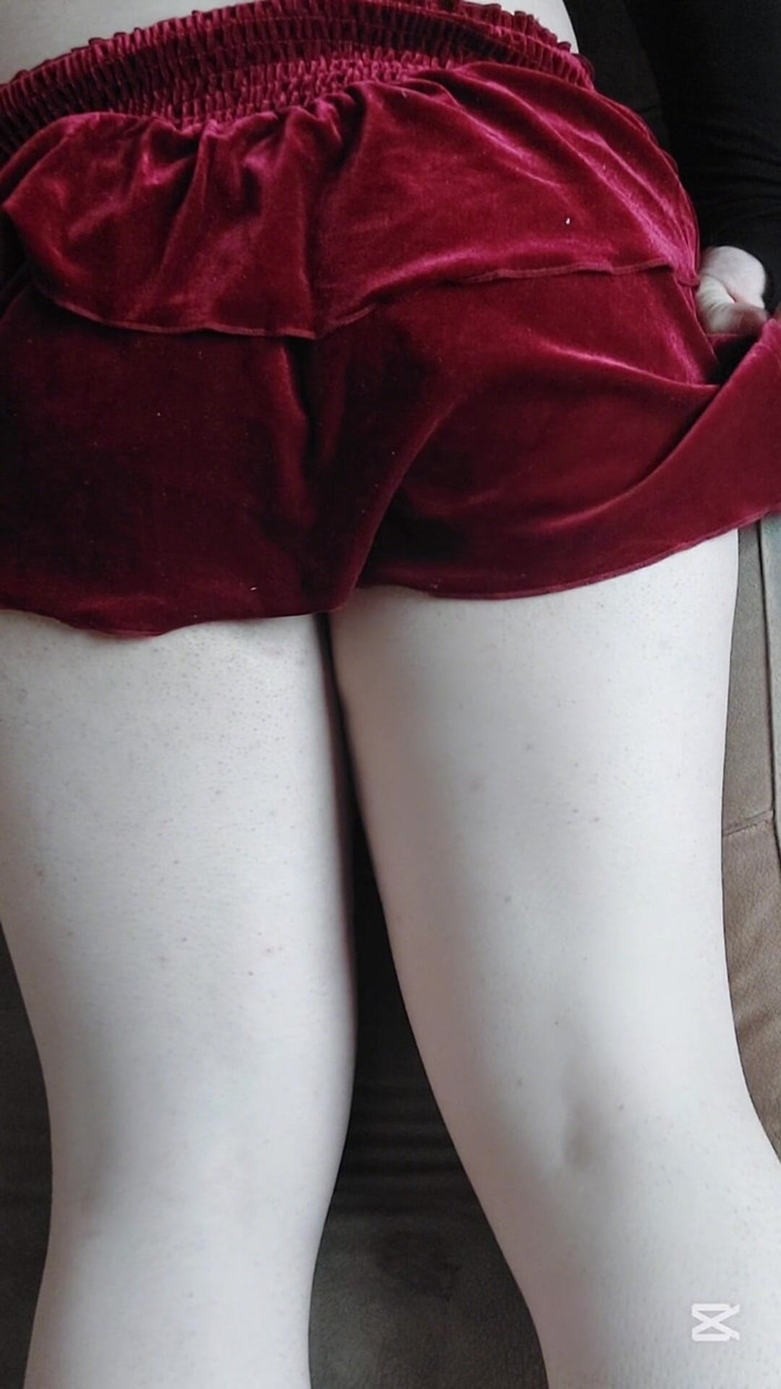 Kitty_Cross: 그녀의 보지를 핥고 정액을 빨아주는 거유 밀프