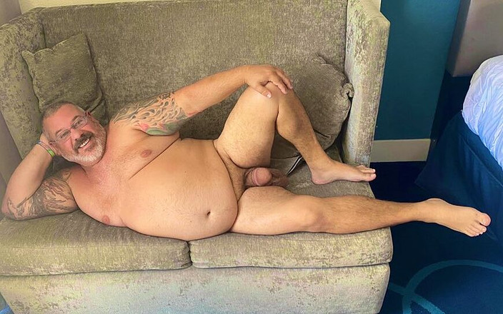 Hand-Free-Daddy-Chub: Knír Široké krásné medvědí nohy má pěkné ruce zdarma