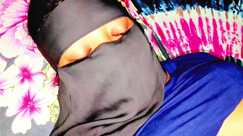 Angel Surovi Lata: Bengaals Hijabi-meisje grote kok seks genieten.