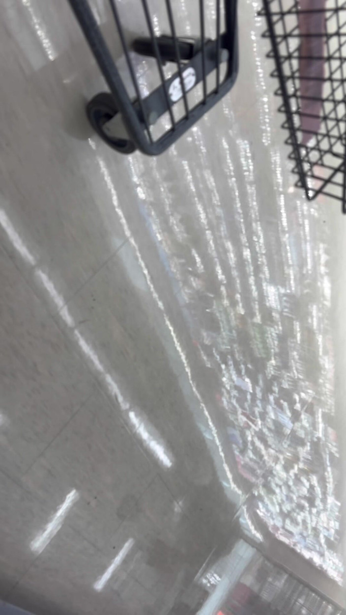Somebody 4allu: Flashing in the Supermarket