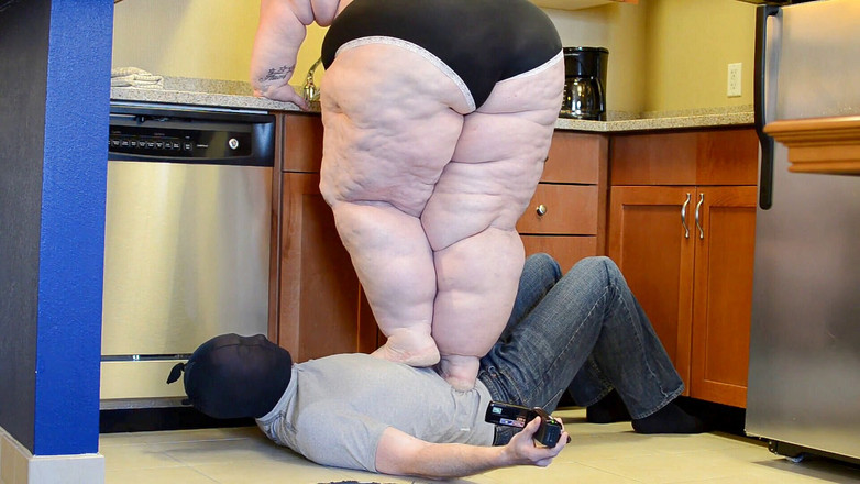 Full Weight Productions: Savannah cân nặng và chà đạp với POV