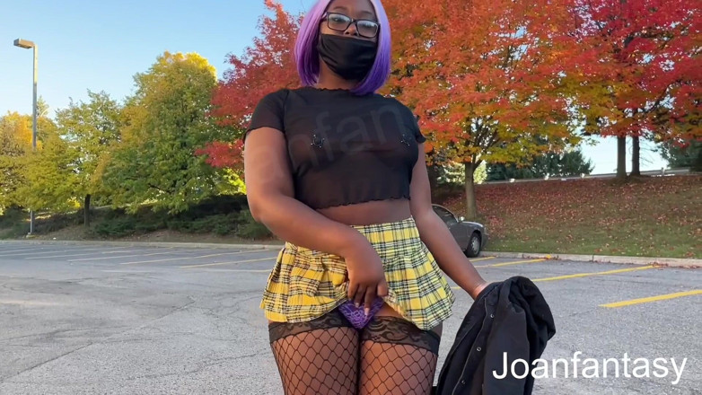 Joanfantasy: Chơi với dương vật giả bằng thủy tinh của tôi...