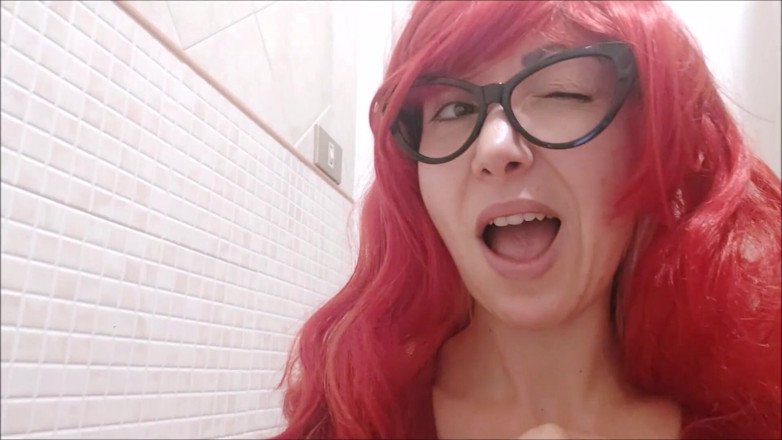 savannahamatoriale: Stepbrother, let's hide in the bathroom and ...