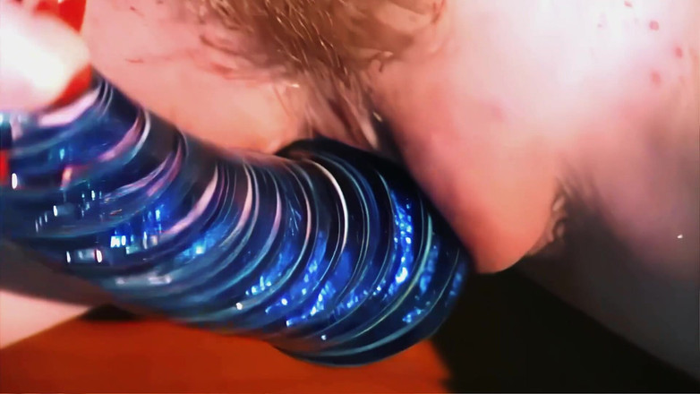 8TeenHub: Sunny lane lagi asik muasin lubang pantat bahenolnya pakai mainan...