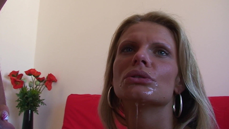 Deutsche Omas: Sexy babička saje masivního ptáka a pak na něm jezdí...