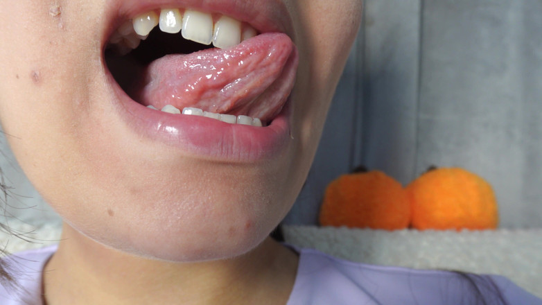 AmayaMori: Велика дупа зведеної сестри мастурбує пизду верблюжої лапки вібратором і оргазмує в сексуальних штанях