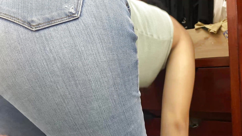 MiaSaintLove: Une caméra filme ma belle-fille en train de se changer