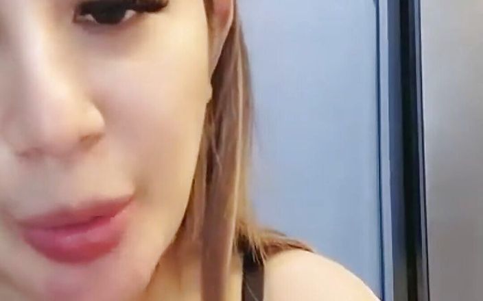 Indoseblay: Hilda lutschte ihre nippel