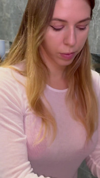 Mijn stiefmoeder liet me mezelf wassen en klaarkomen!