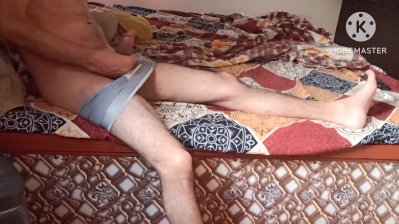 Desi__Panda: Omg compañero de cuarto gran polla monstruo primera vez masturbándose