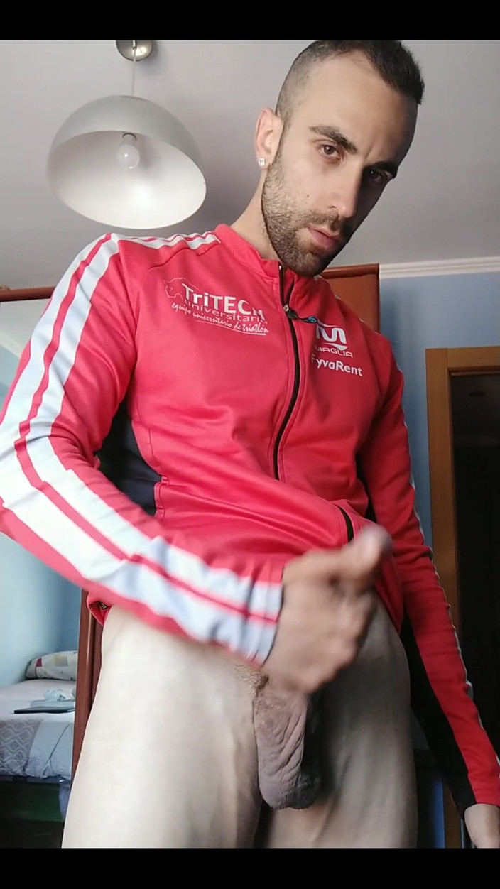 Zeus Ray: 显示我的大鸡巴