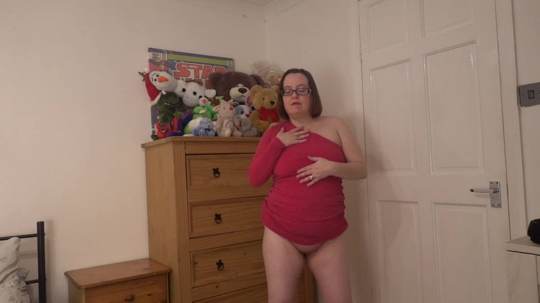 Littlevixen: Striptease in sexy strakke schouderjurk