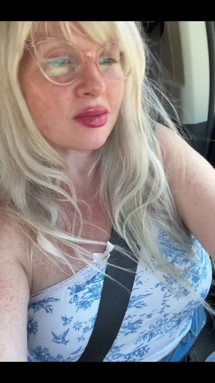 PaintedRose: Würden wir? Ziehen Sie es sich her und machen Sie...