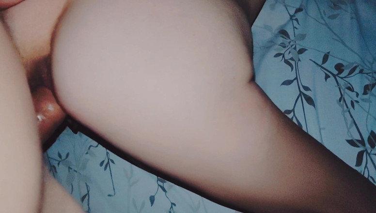 Hotlia: Evli kadın kocasıyla porno filme alıyor