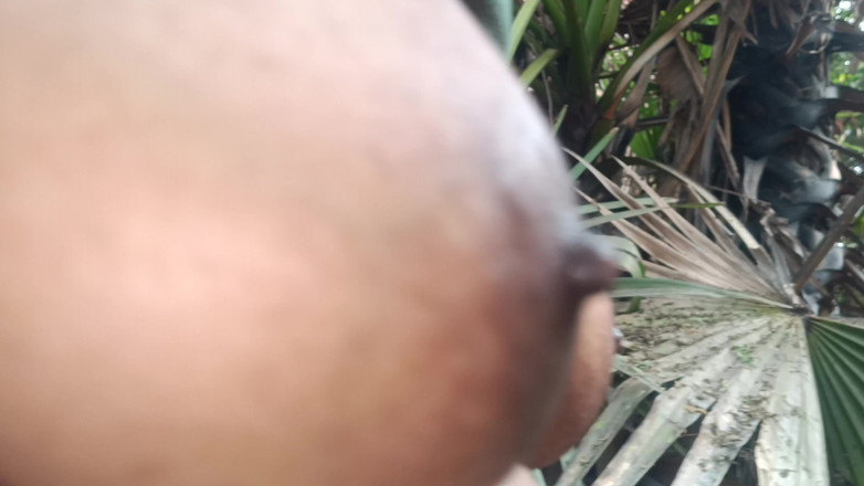 Pushpa studio: Universitária estudante ao ar livre fodendo quente