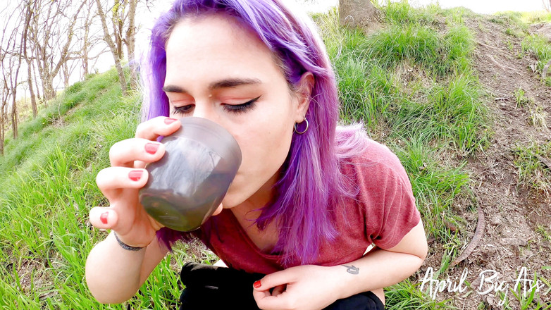 April BigAss: अर्जेंटीना की छुट्टी से सड़क पर पेशाब पीना, पीला सब