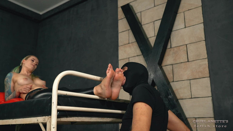 Cruel Anettes fetish world: Salty Soles and Dirty Toes
