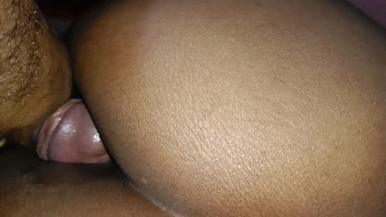 Desi Chamiya: Ngentot istri indiaku di malam hari