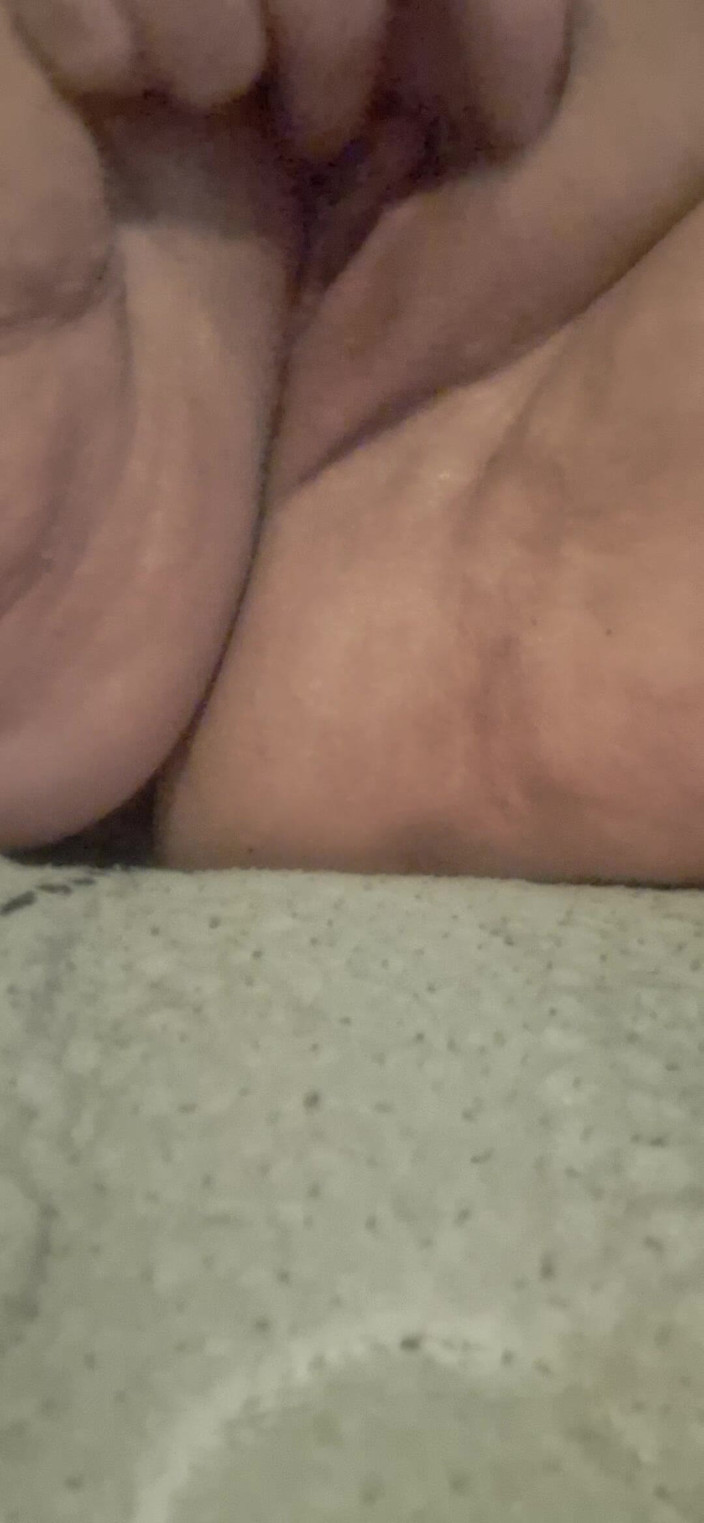 MAGLIGHTGIRL69: Gospodina matură sexy care vorbește murdar se joacă cu pizda...